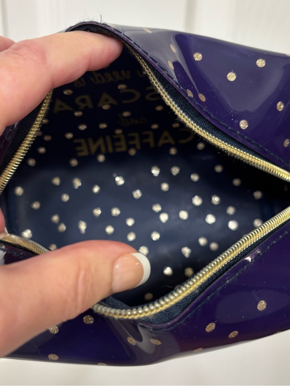 Glossy polka dot makeup bag - Picture 4 of 4